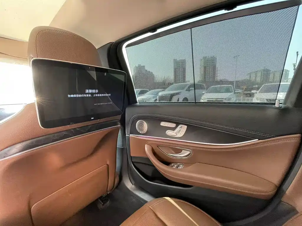Mercedes-Benz E-Class 2018 — фото 16