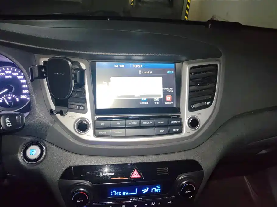 Hyundai Tucson 2017 — фото 13