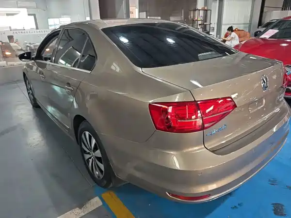 Volkswagen Sagitar 2018