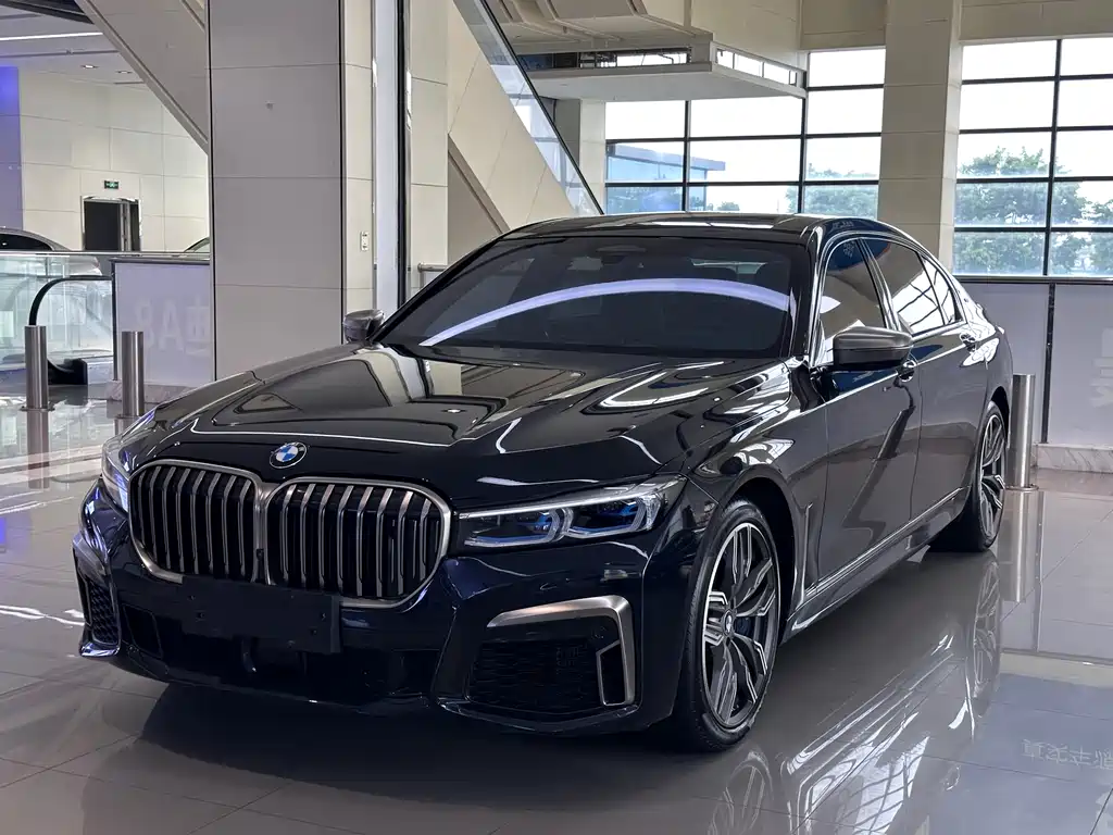BMW 7 Series 2021 — фото 1