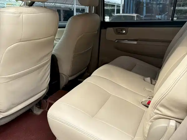 Toyota Fortuner 2015