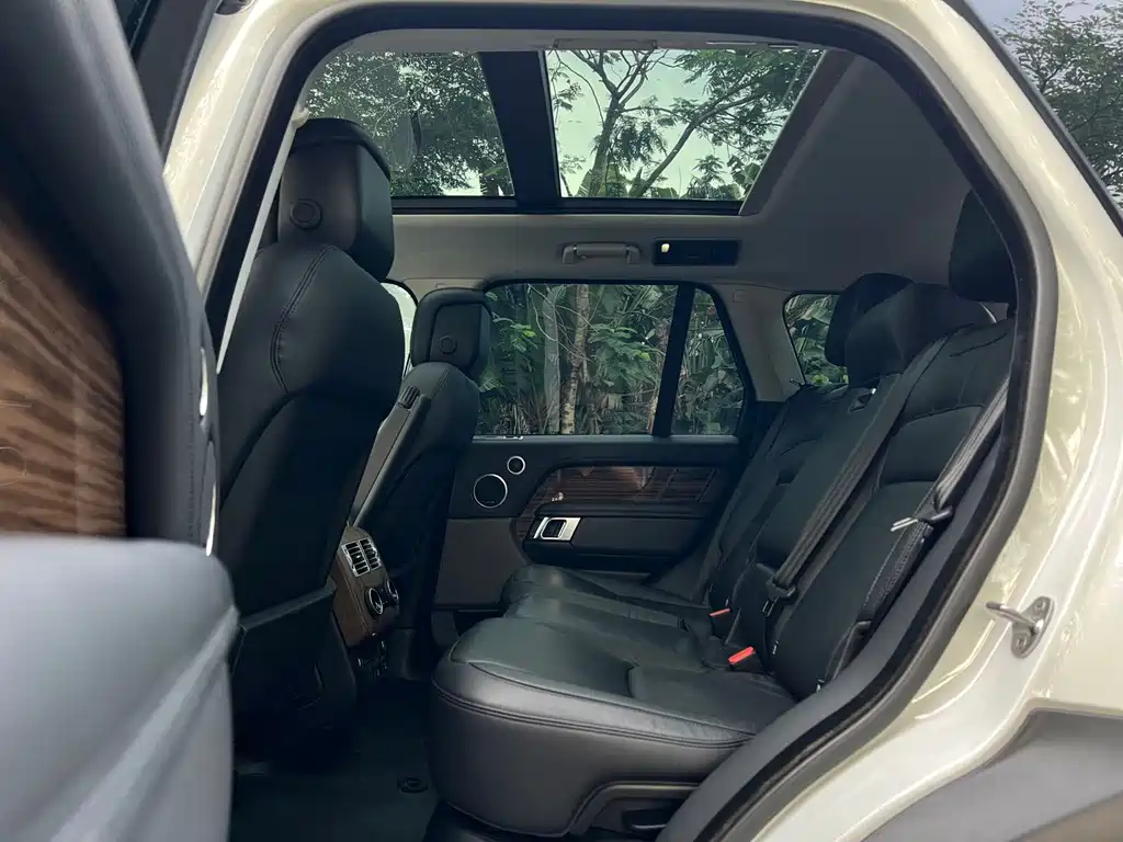 Land Rover Range Rover 2018 — фото 18