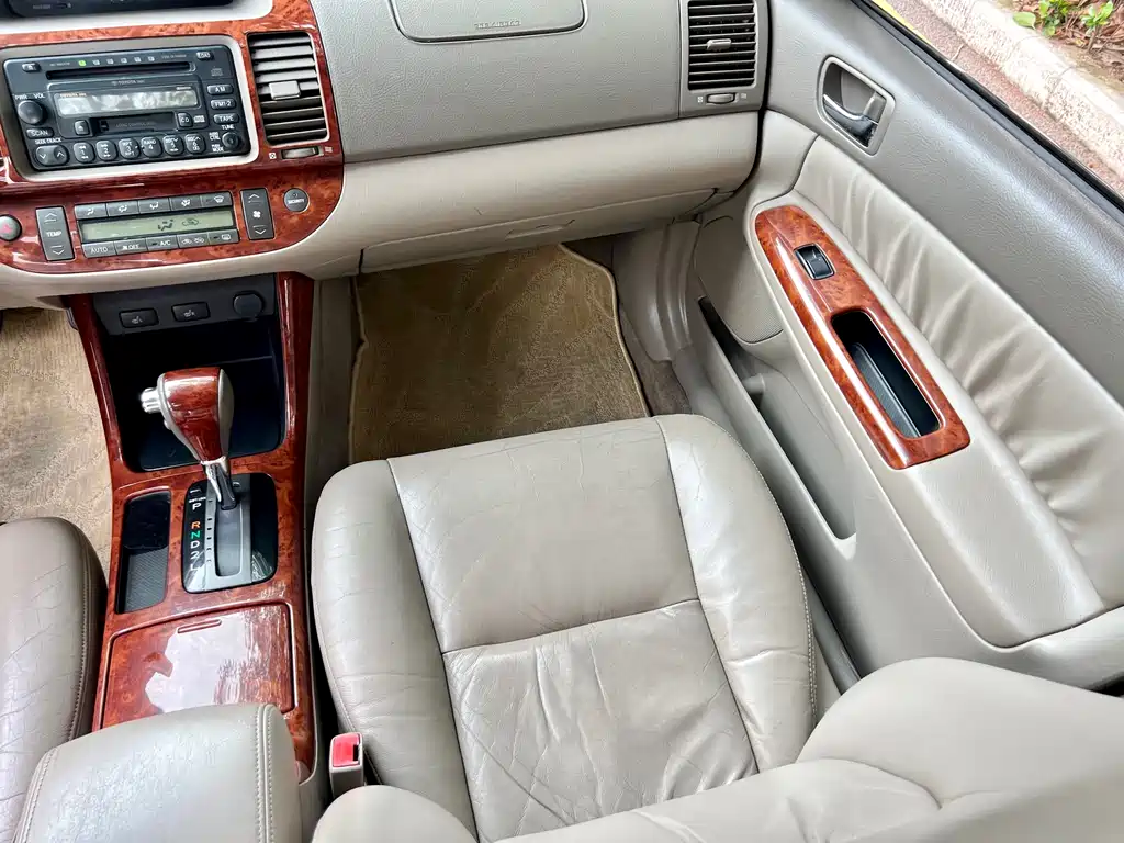 Toyota Camry 2004 — фото 12