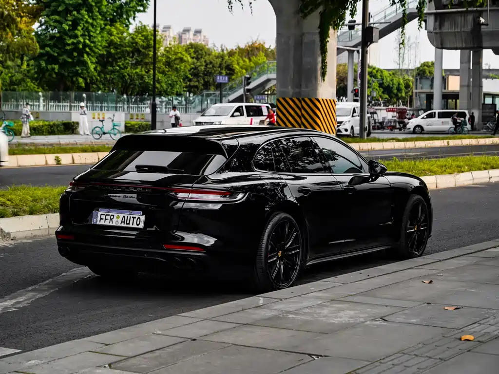 Porsche Panamera 2019 — фото 29