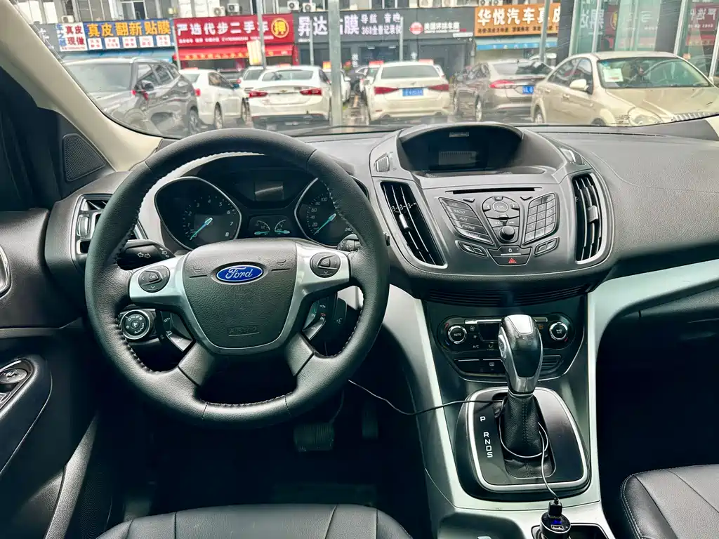 Ford Kuga 2014 — фото 11