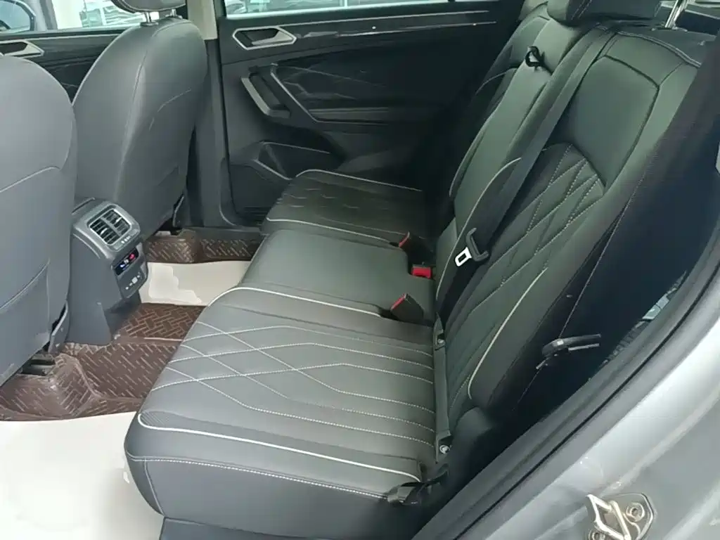 Volkswagen Tiguan L 2022 — фото 17