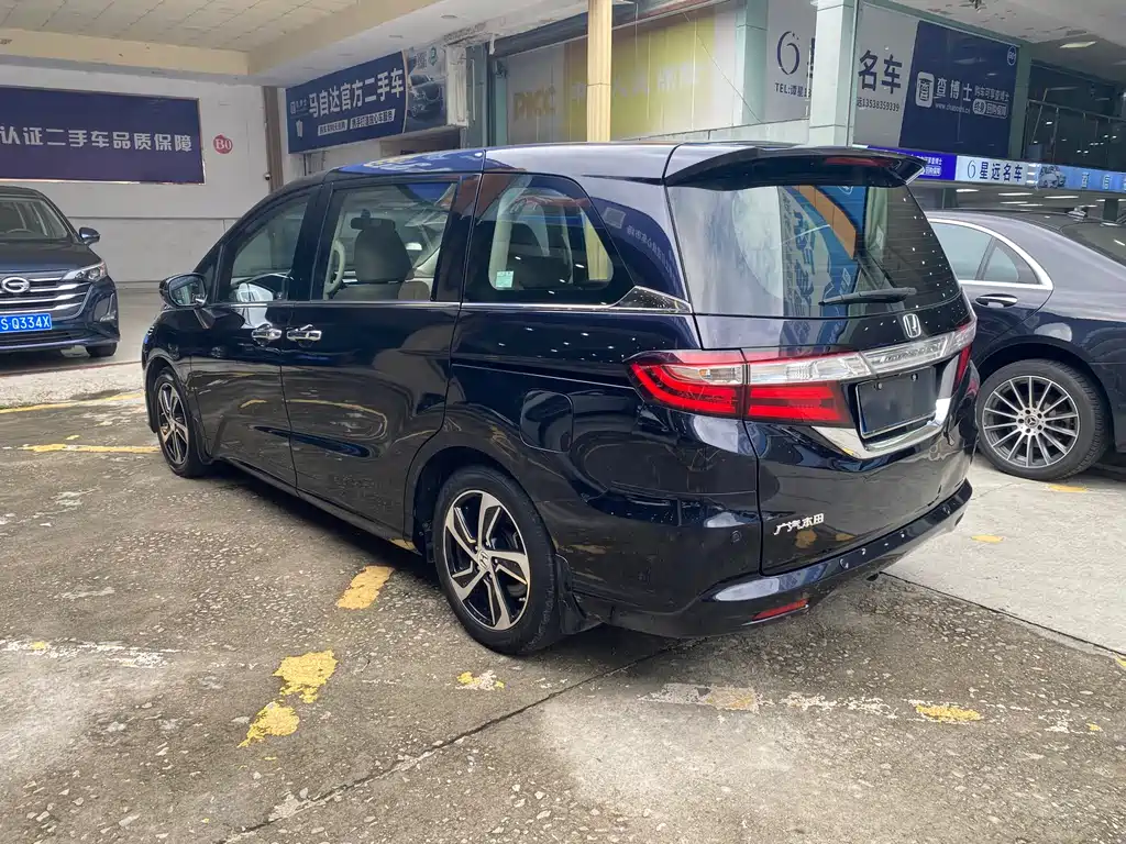 Honda Odyssey 2016 — фото 6