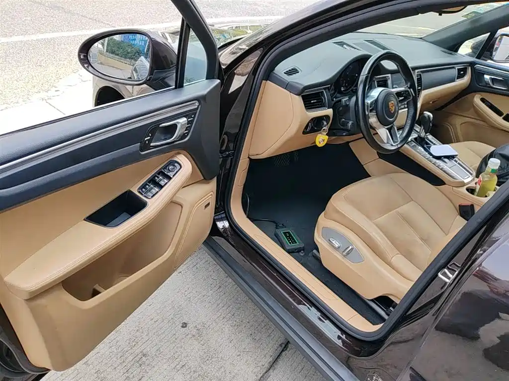 Porsche Macan 2017 — фото 16