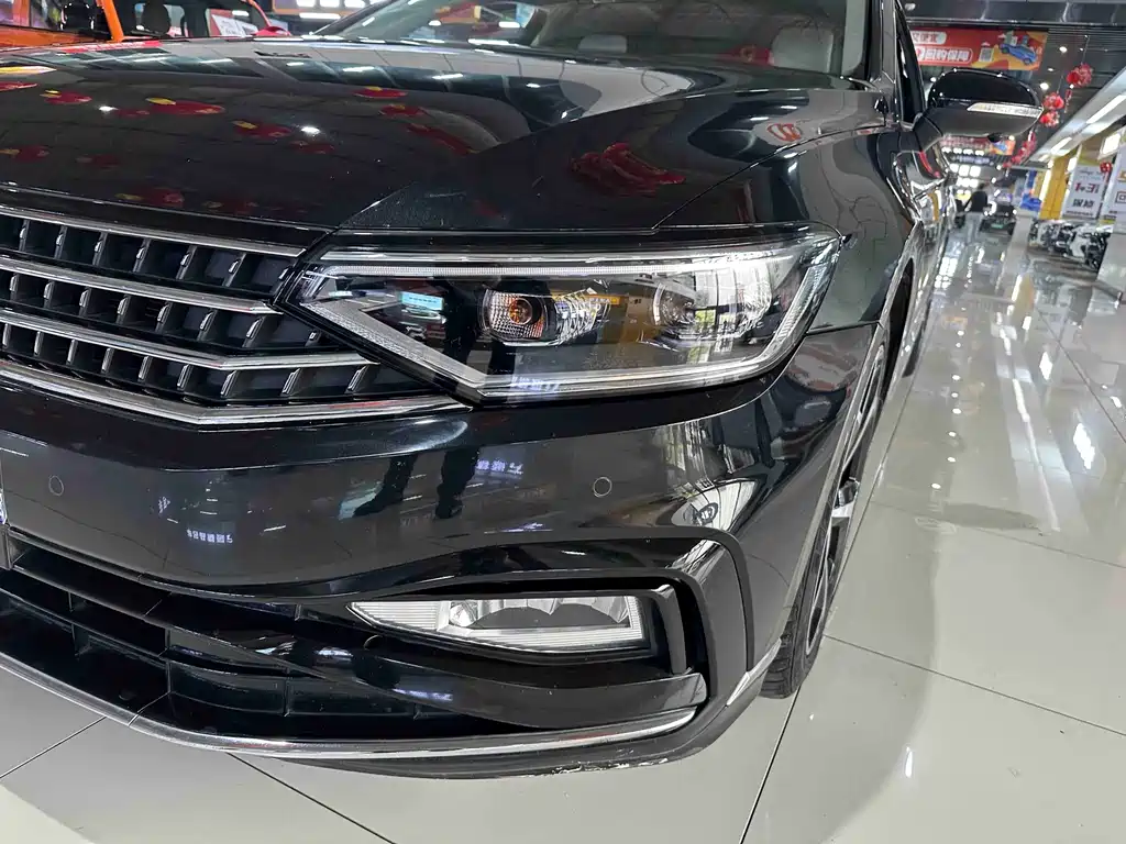 Volkswagen Magotan 2023 — фото 18