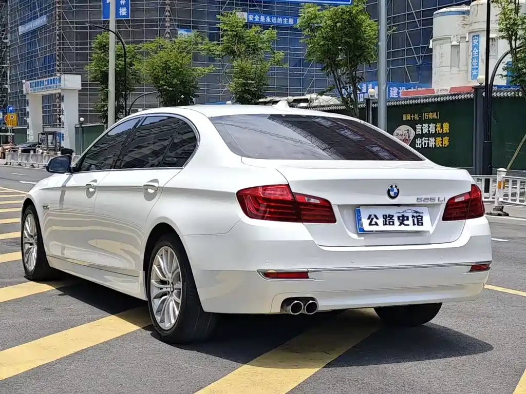 BMW 5 Series 2016 — фото 3