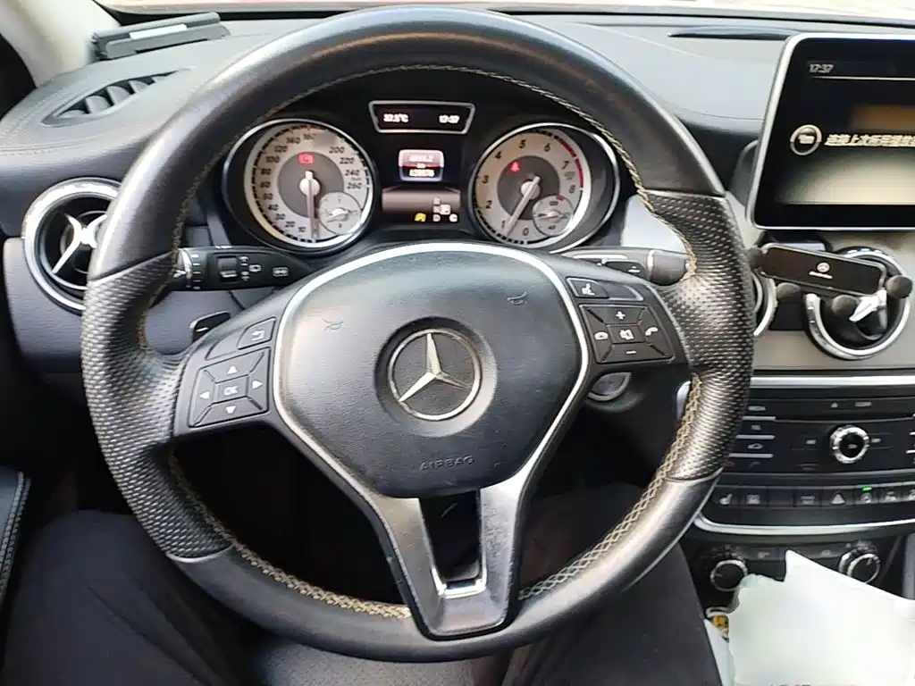 Mercedes-Benz GLA 2016