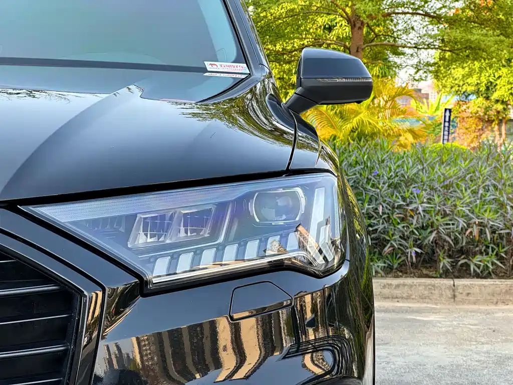 Audi Q7 2023 — фото 33