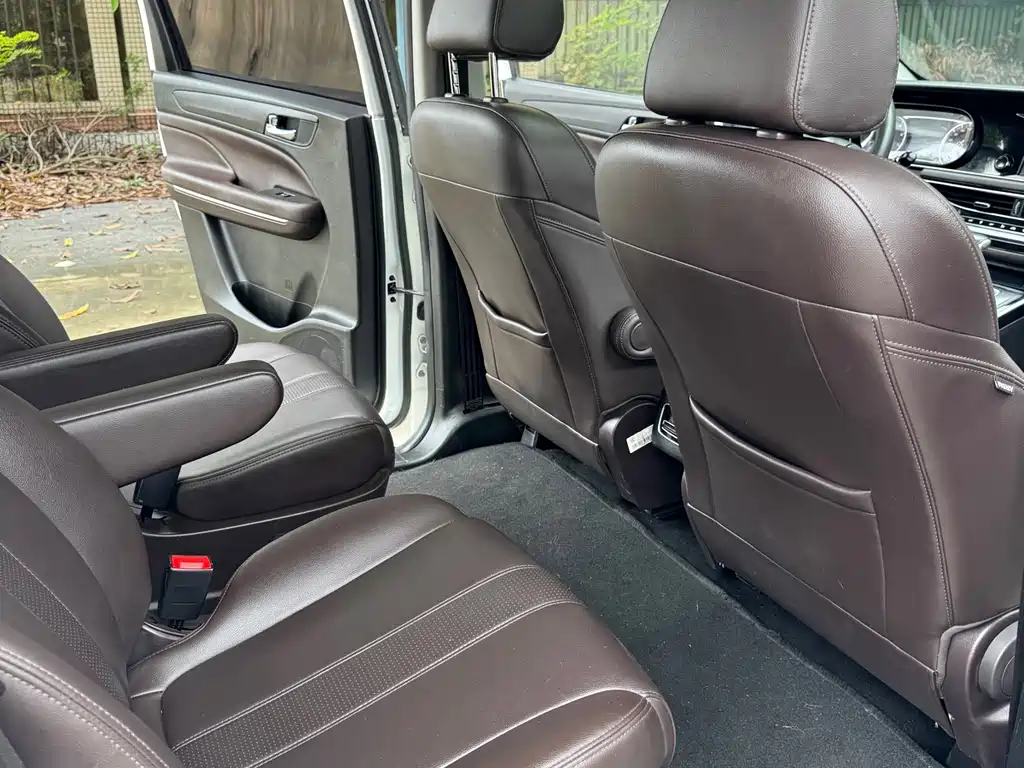 GAC Motor Trumpchi M6 2020 — фото 10
