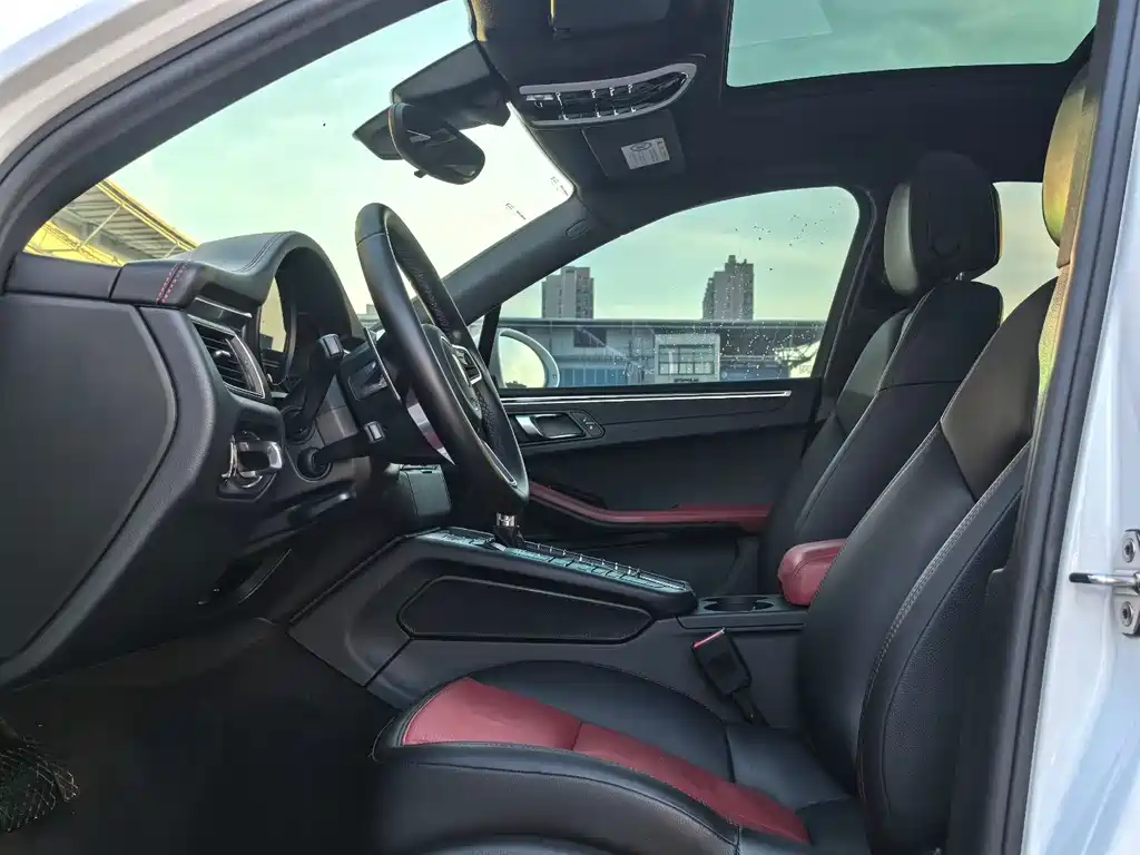 Porsche Macan 2019 — фото 4