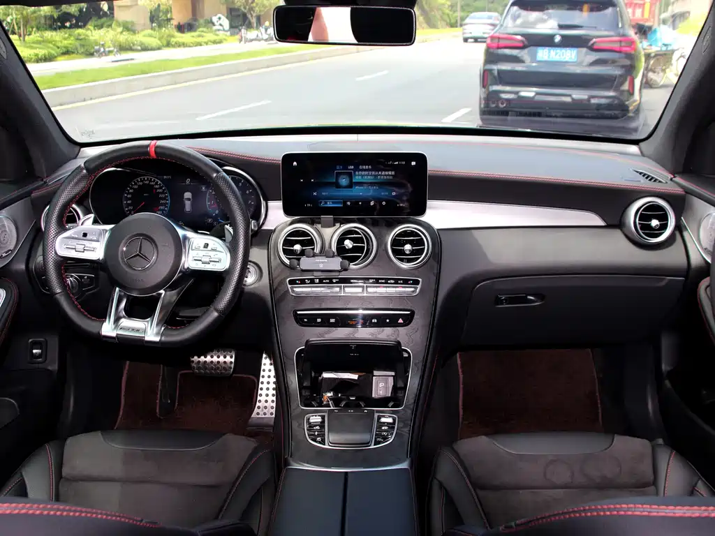 Mercedes-Benz GLC AMG 2020 — фото 14