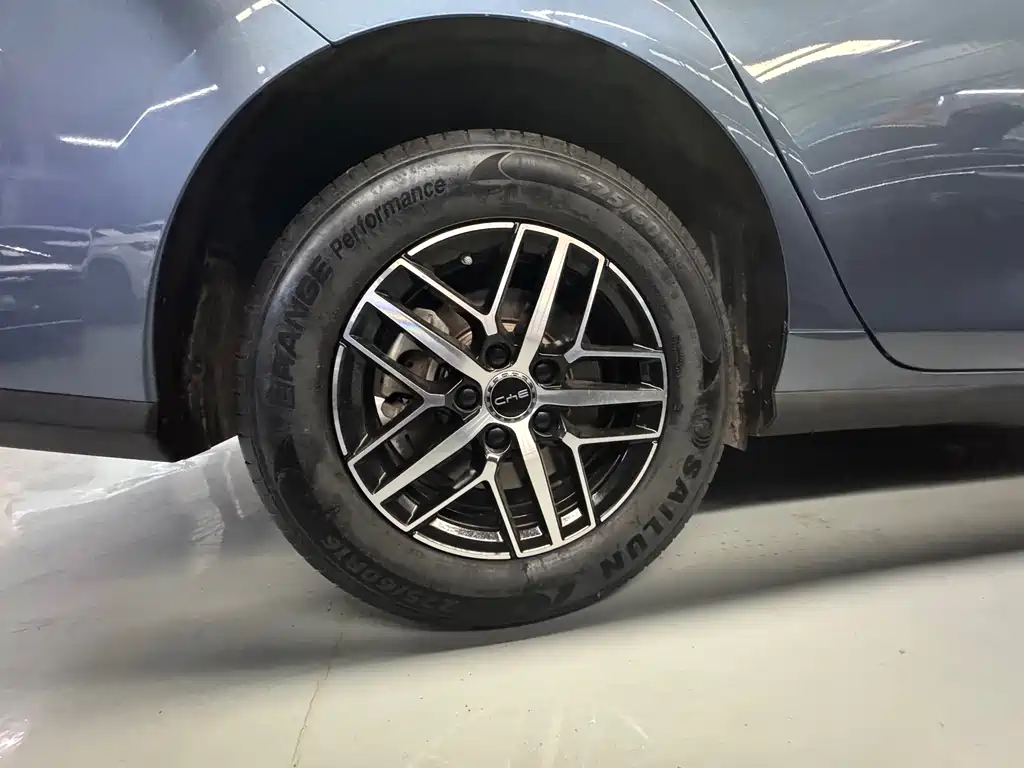 BYD Seal 05 DM-i 2025 — фото 29