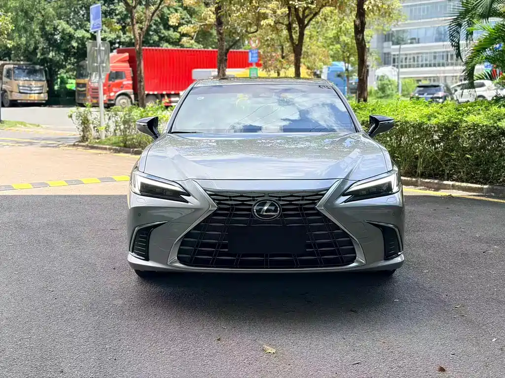 Lexus ES 2025 — фото 2