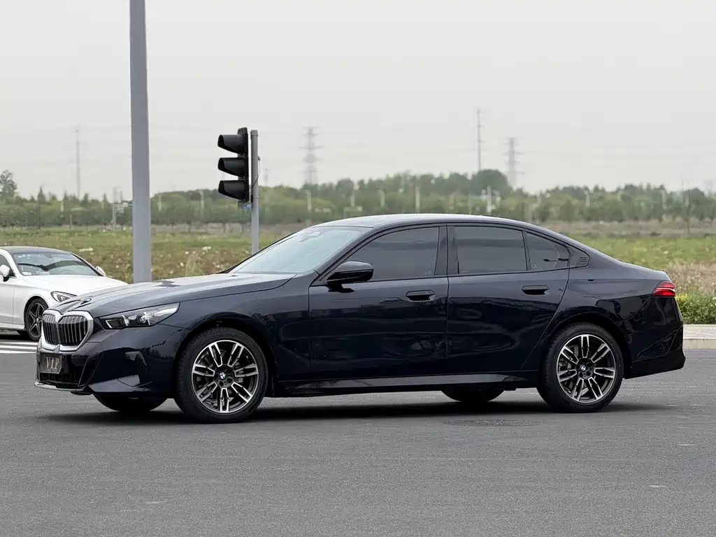 BMW 5 Series 2026