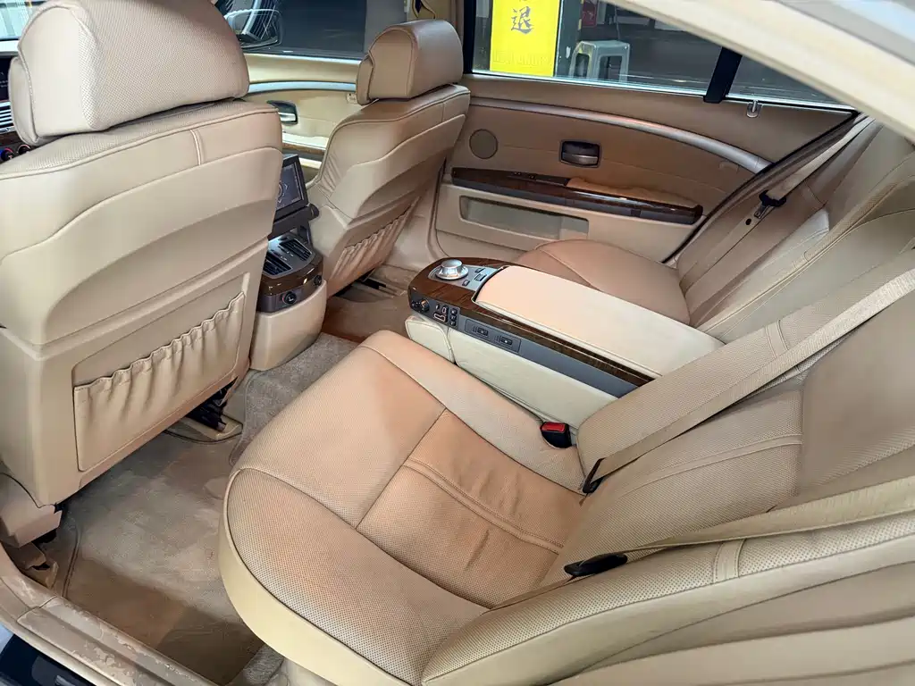 BMW 7 Series 2004 — фото 19