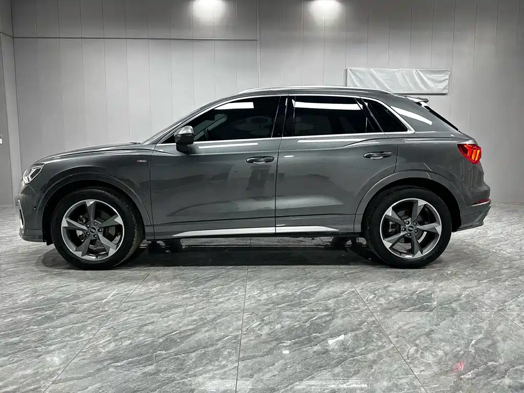Audi Q3 2023 — фото 9