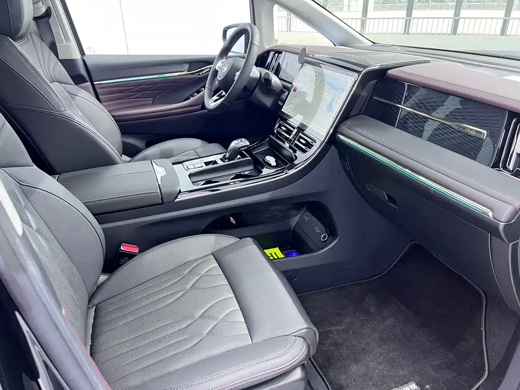 GAC Motor Trumpchi M8 2024 — фото 10