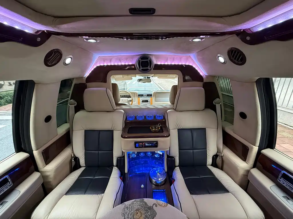 Lincoln Navigator 2010 — фото 20