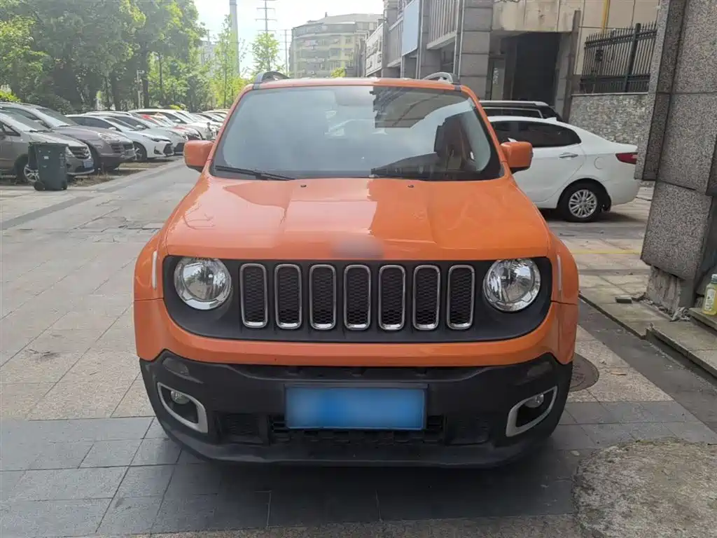 Jeep Renegade 2017 — фото 3