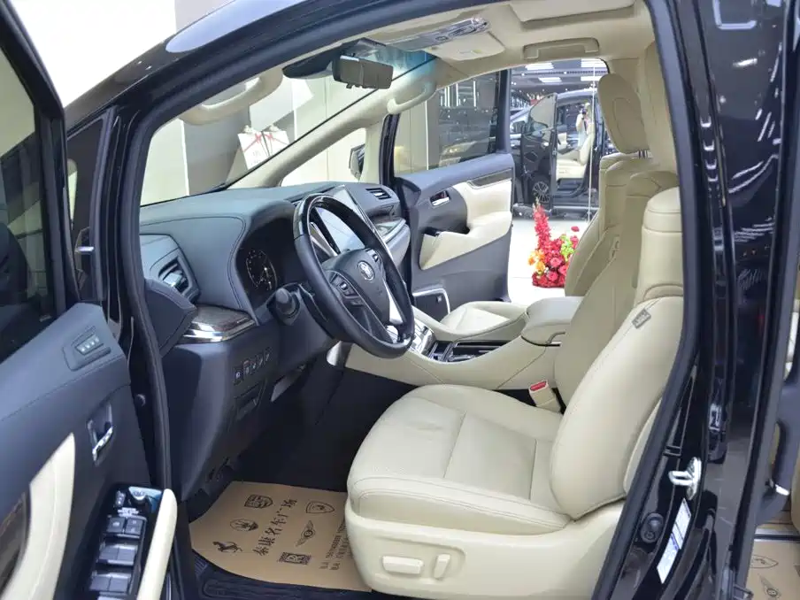 Toyota Vellfire 2023 — фото 4