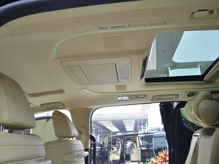 Toyota Vellfire 2023 — фото 10