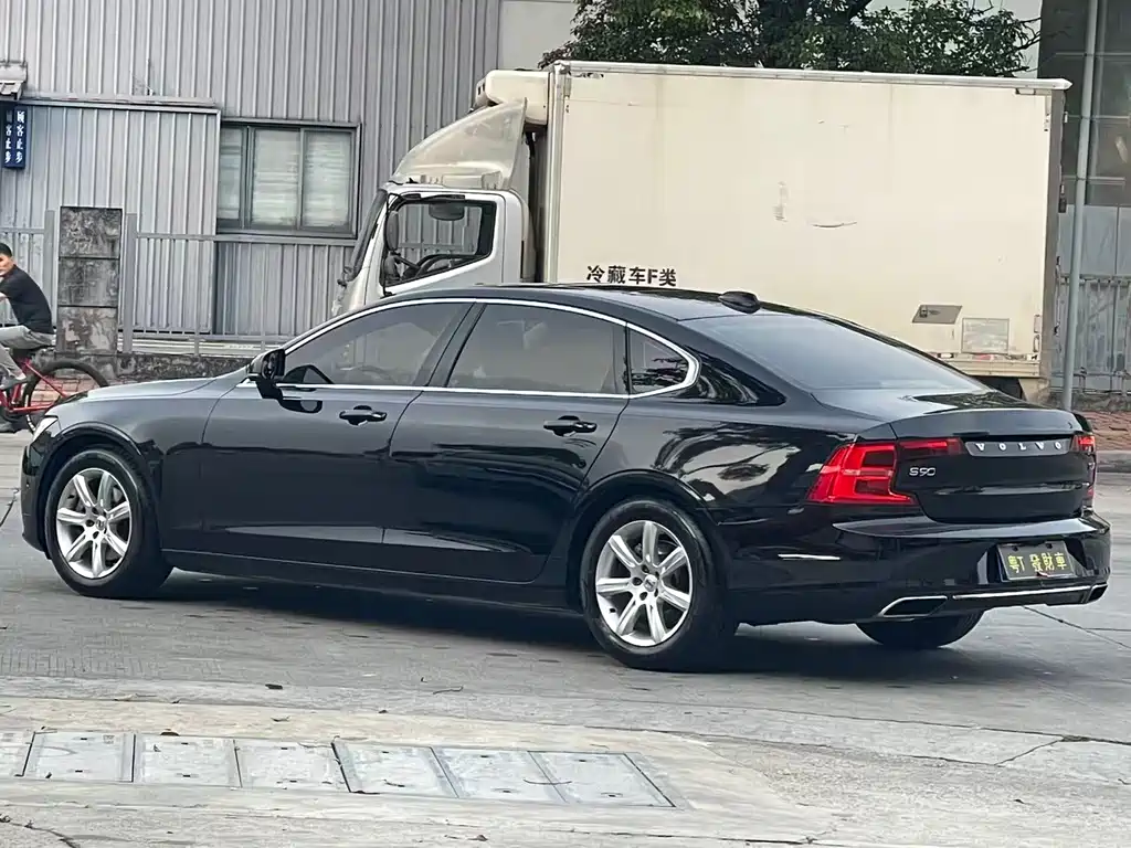 Volvo S90 2017 — фото 8