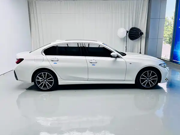 BMW 3 Series 2023