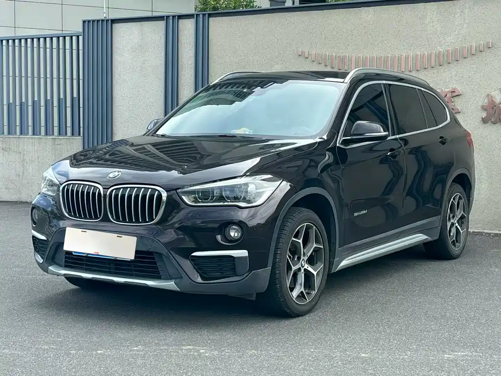 BMW X1 2018 — фото 1