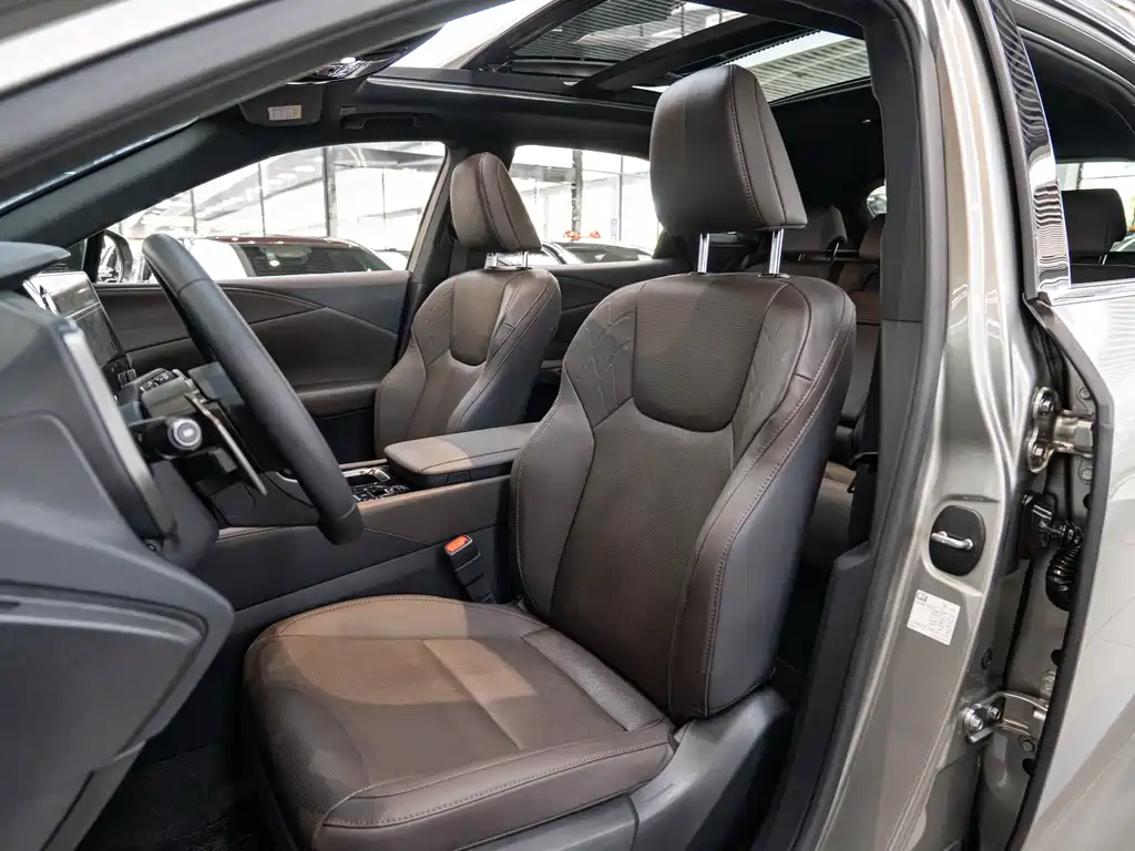 Lexus RX 2025 — фото 11