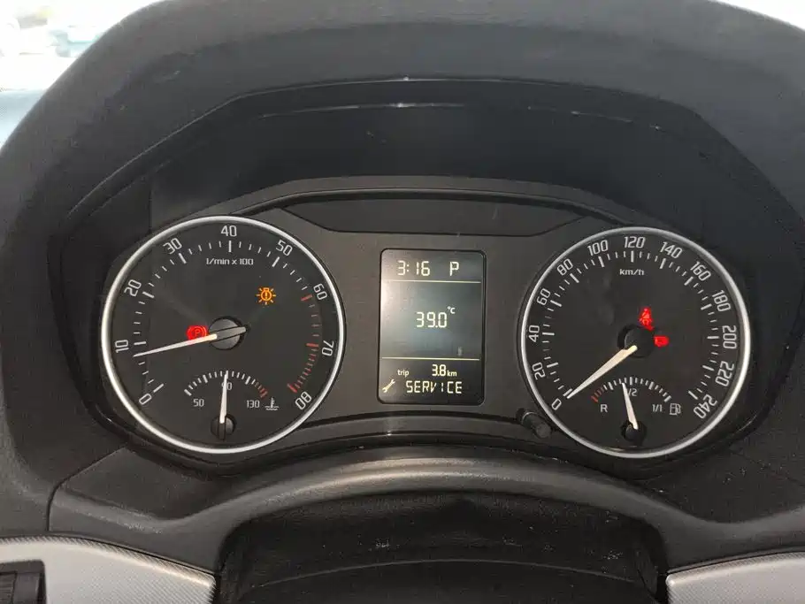 Skoda Octavia 2014 — фото 14