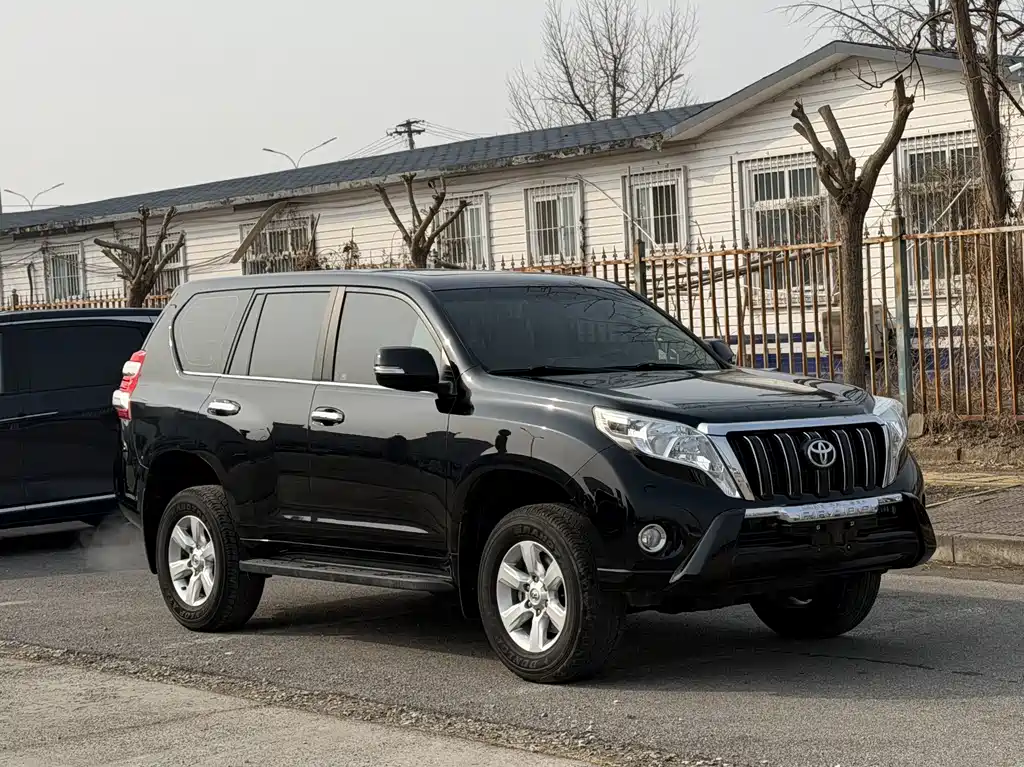 Toyota Prado 2015 — фото 3