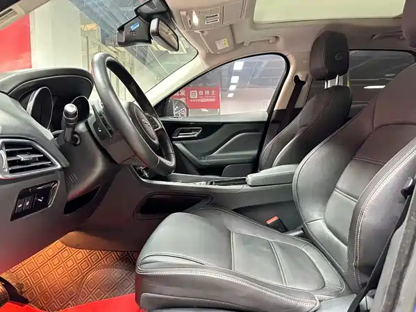 Jaguar F-PACE 2019