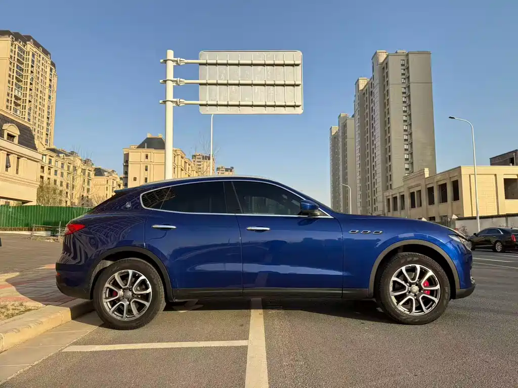 Maserati Levante 2018 — фото 6