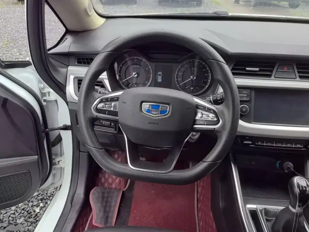 Geely Vision X3 2020 — фото 11