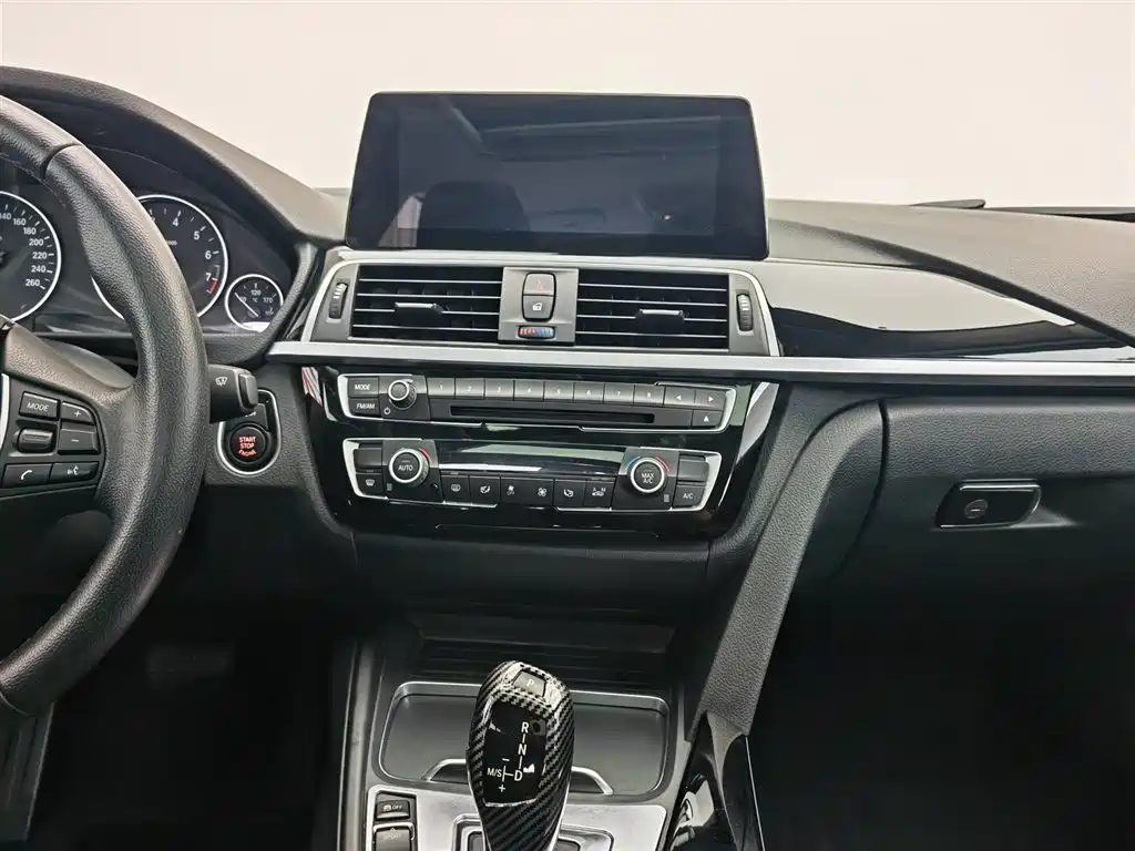 BMW 3 Series 2016 — фото 12