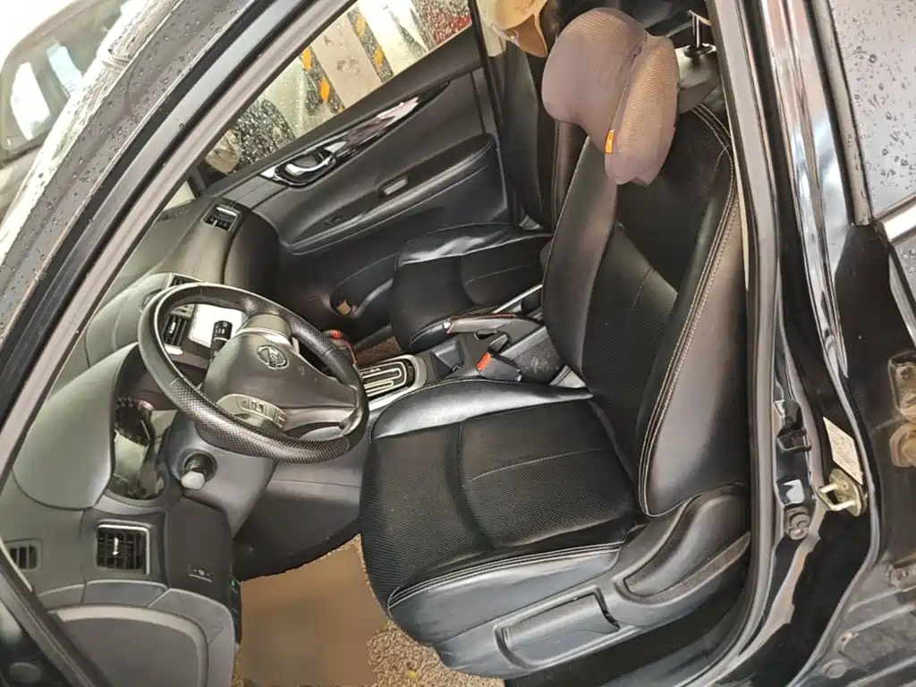 Nissan Tiida 2017 — фото 15
