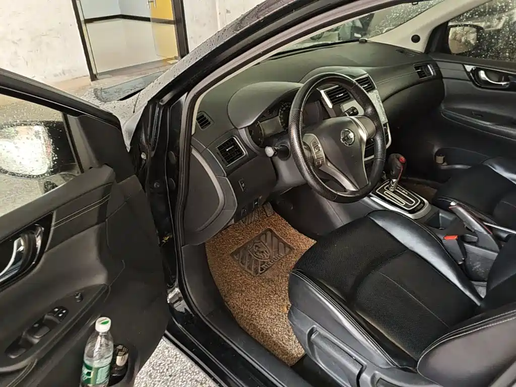 Nissan Tiida 2017 — фото 16