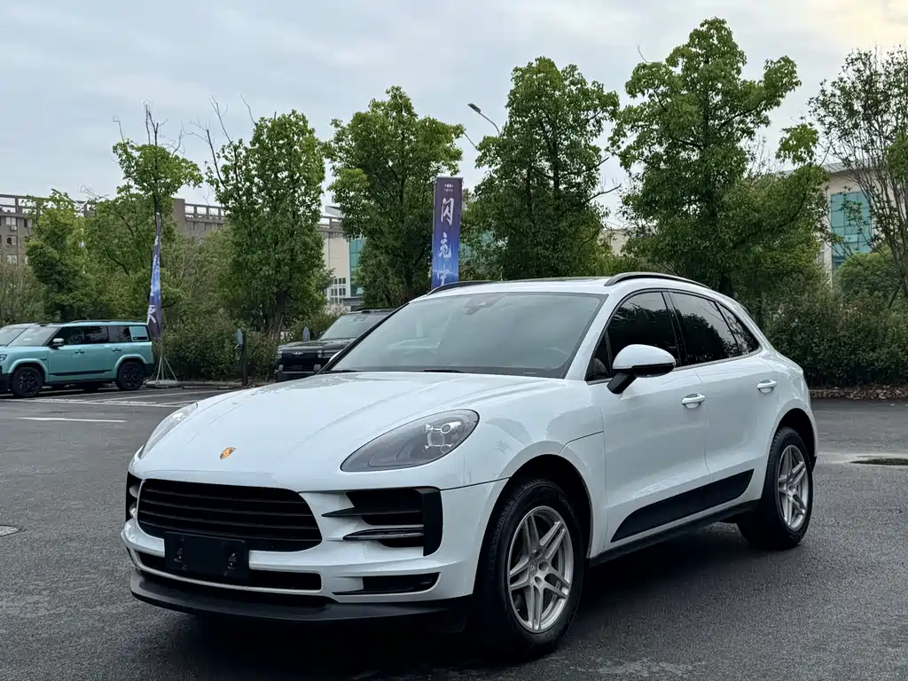 Porsche Macan 2019 — фото 1