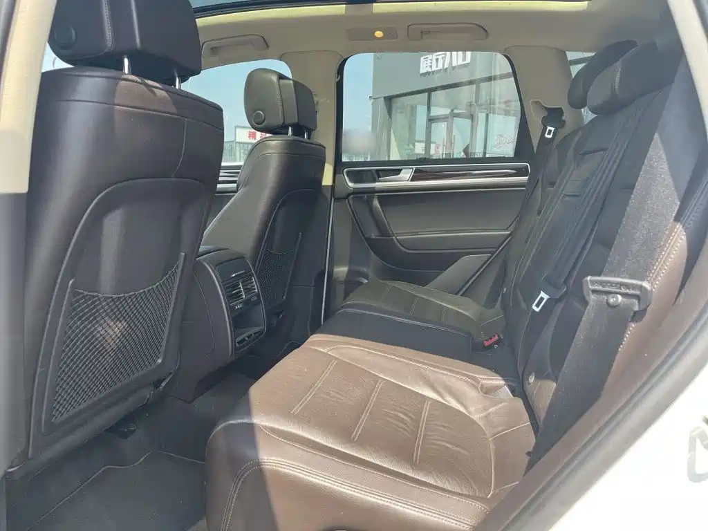 Volkswagen Touareg 2015 — фото 15