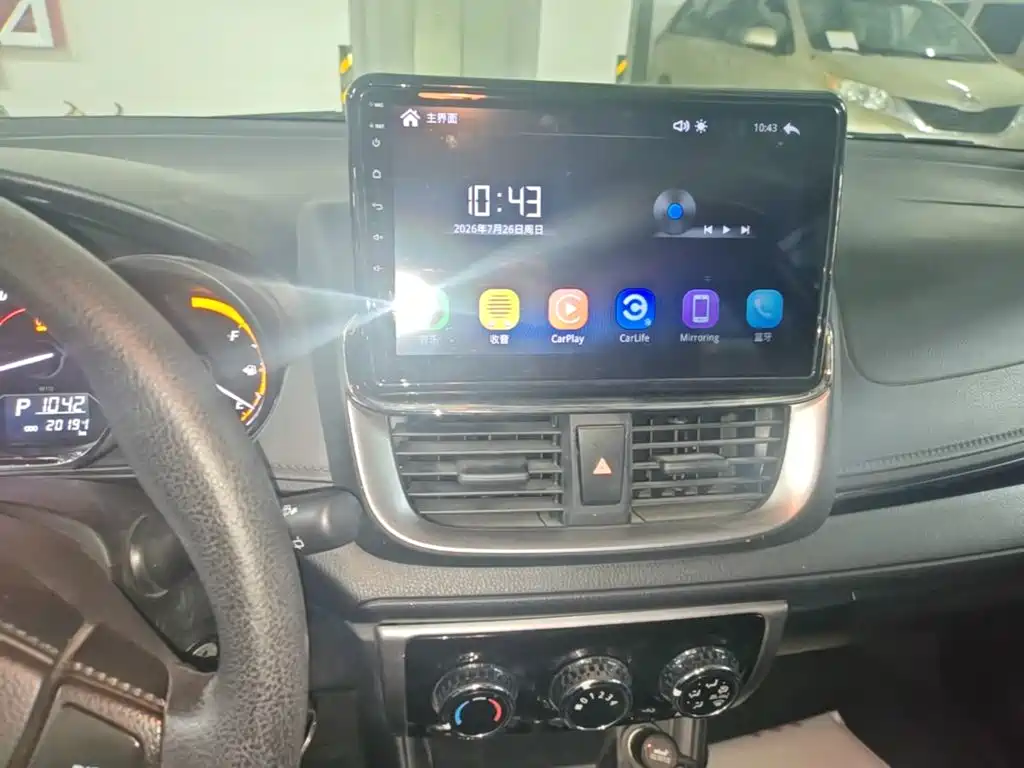 Toyota Yaris L 2022 — фото 13
