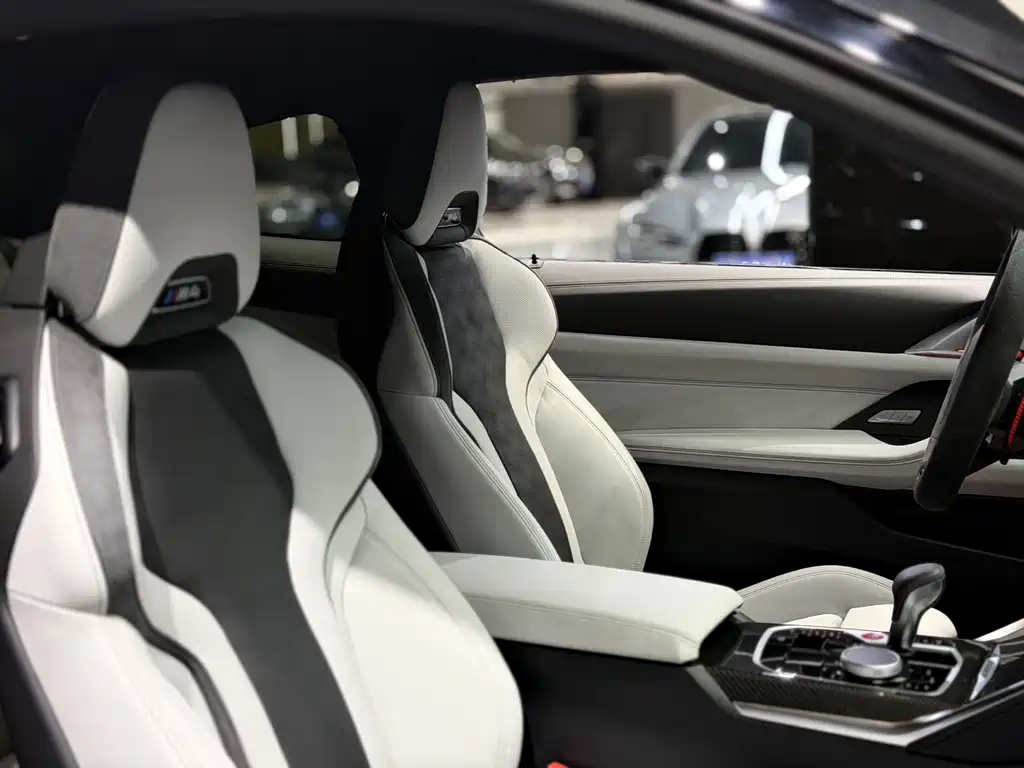 BMW M4 2025 — фото 13