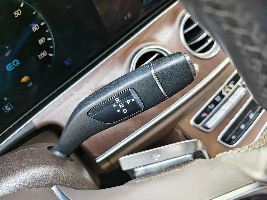 Mercedes-Benz E-Class New Energy 2022 — фото 15