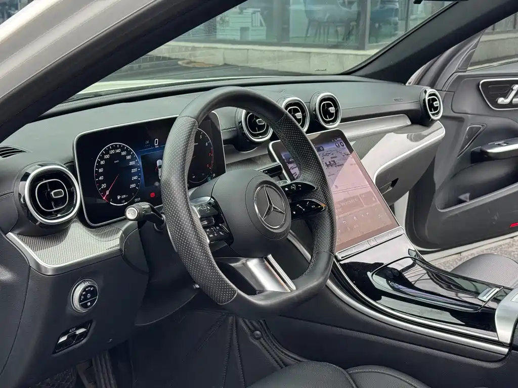 Mercedes-Benz C-Class 2023