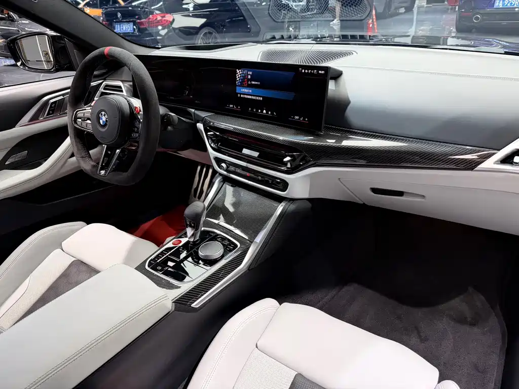 BMW M4 2025 — фото 11