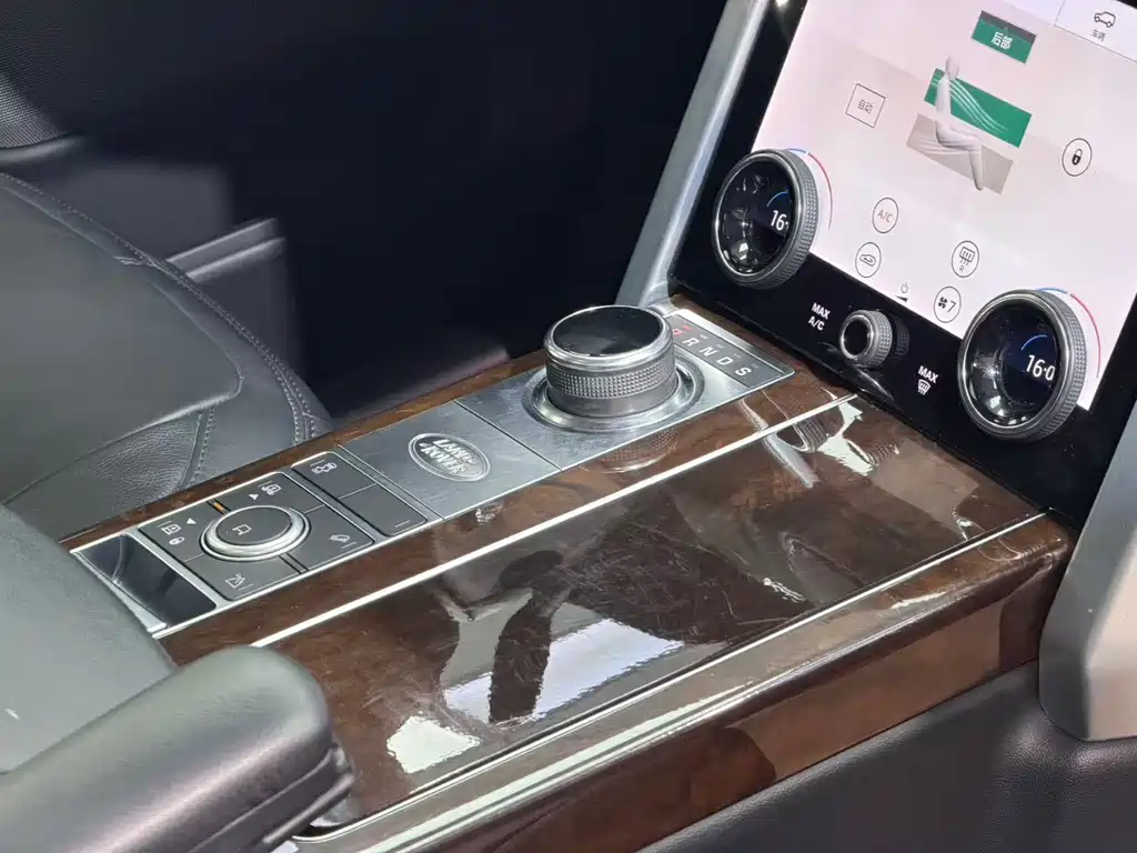 Land Rover Range Rover 2021 — фото 10