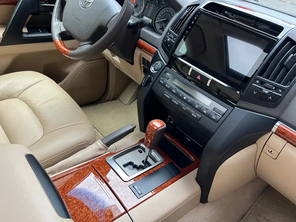Toyota Land Cruiser 2015 — фото 19